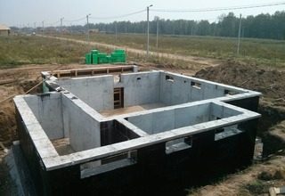 Строительство монолитного фундамента для дома с подвалом под ключ