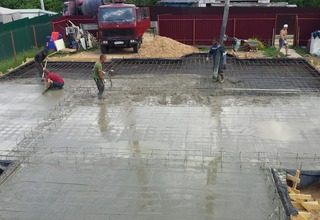 Строительство фундамента - монолитная плита с ребрами жесткости вниз под ключ